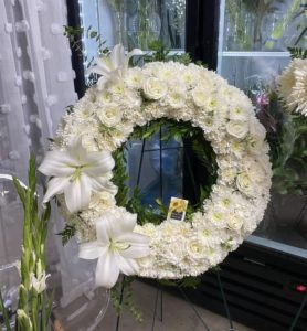 All white “28 inch wreath 